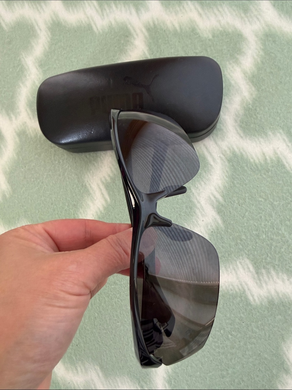 PUMA Black Sport Polarized Sunglasses with Matching Protective Case PE0041SCOS - Picture 2 of 10